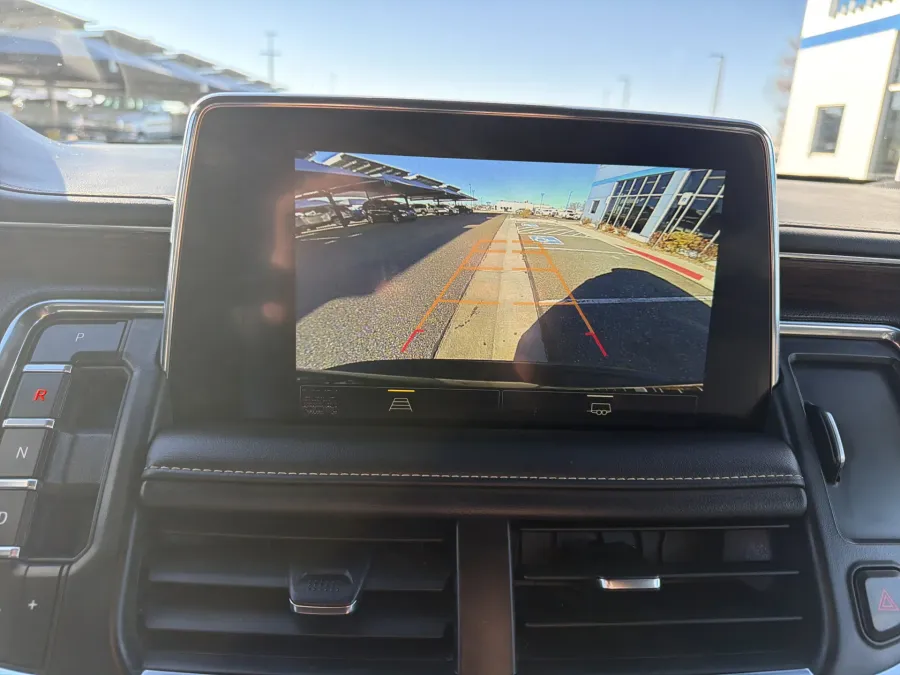 2024 Chevrolet Suburban Premier | Photo 18 of 23