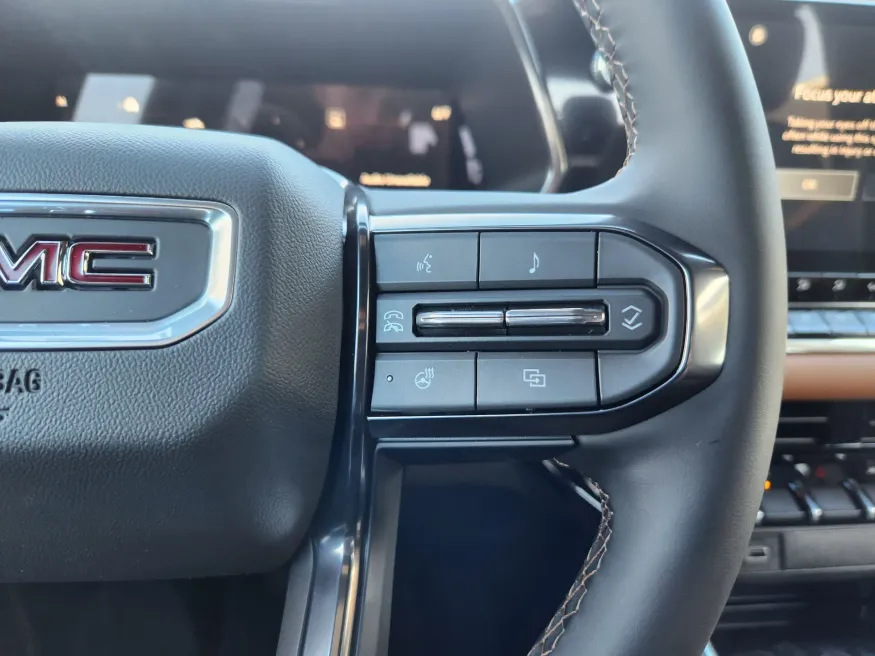 2026 GMC Canyon 4WD AT4 | Photo 23 of 30