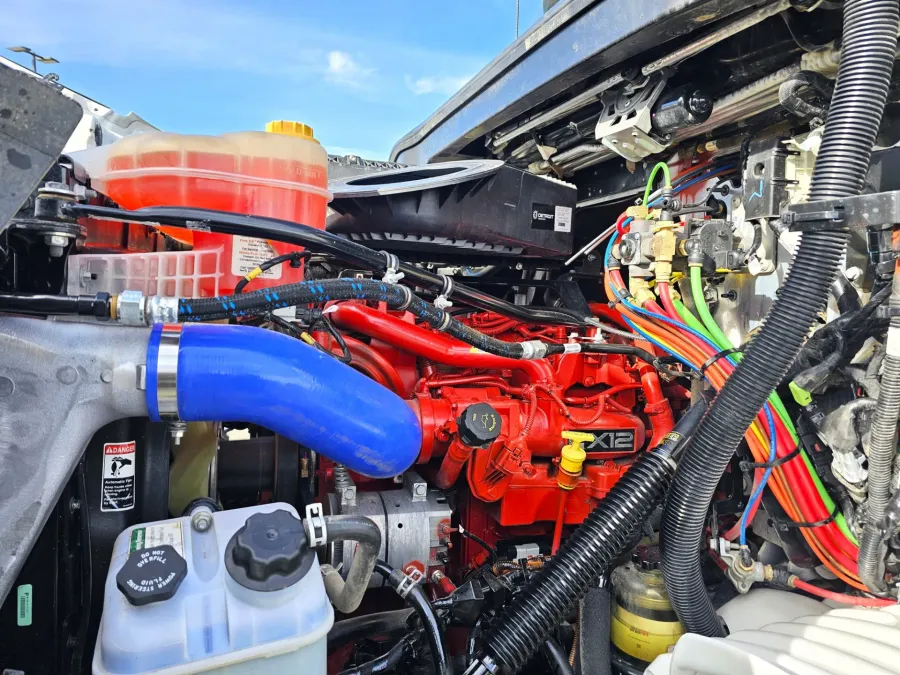 2025 Western Star 47X | Photo 9 of 19