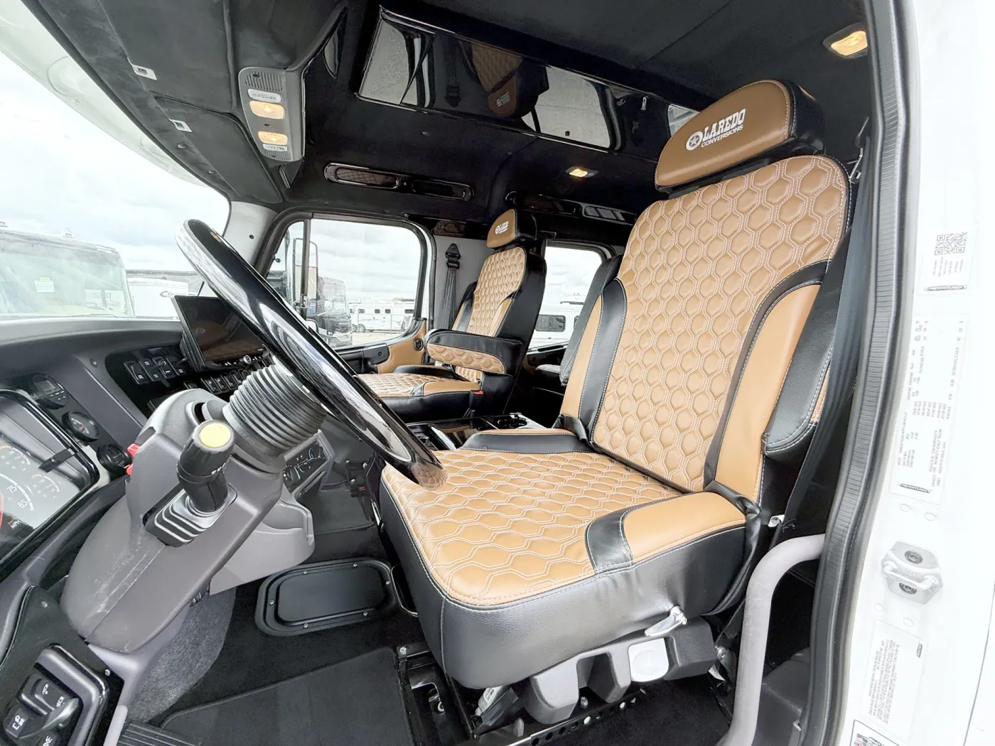 2023 Freightliner M2 112 Laredo Hauler | Photo 5 of 22