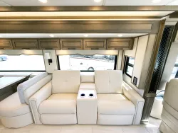 2026 Newmar London Aire 4551 | Thumbnail Photo 8 of 34