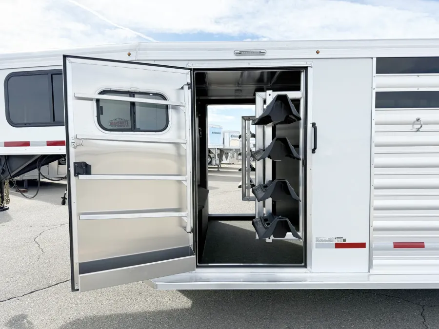 2026 Logan Coach Stock Combo | Photo 17 of 19