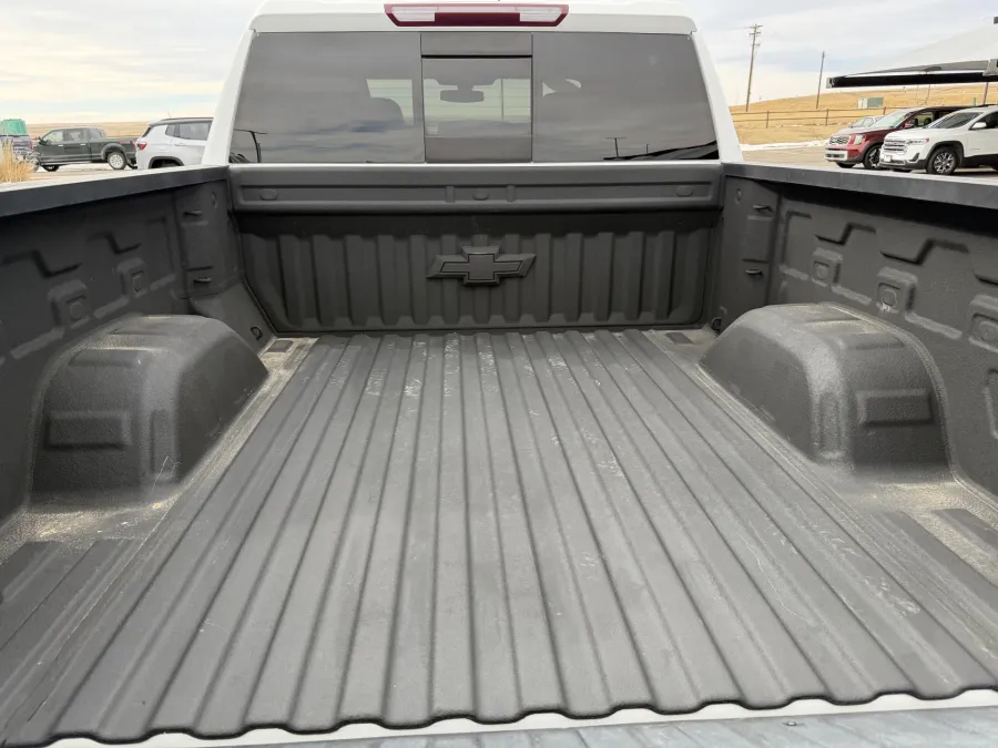 2021 Chevrolet Silverado 1500 LT | Photo 6 of 14