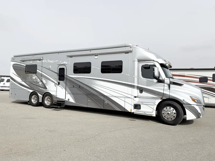 2021 Renegade XL 43DB | Photo 1 of 5