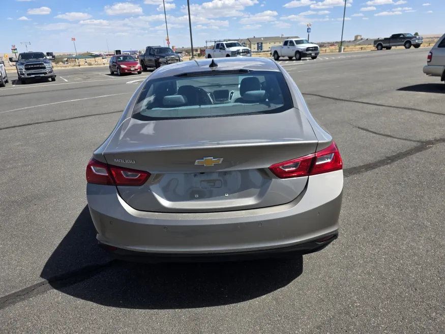 2022 Chevrolet Malibu LS | Photo 6 of 21