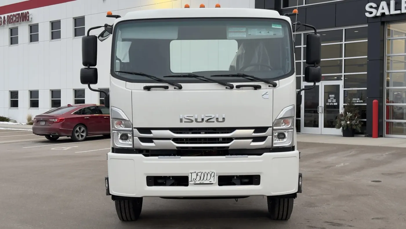 2025 Isuzu FVR | Photo 2 of 17