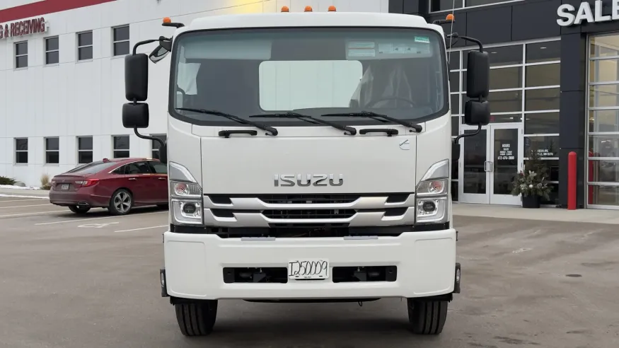2025 Isuzu FVR | Photo 2 of 17