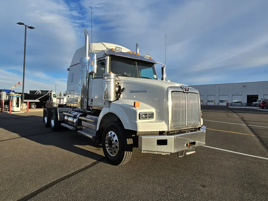 2021 Western Star 4900SA | Photo 3 of 20