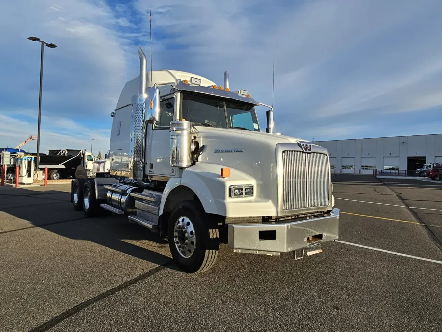 2021 Western Star 4900SA | Photo 3 of 20