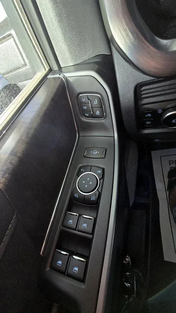 2026 Ford Super Duty F-250 | Photo 11 of 29