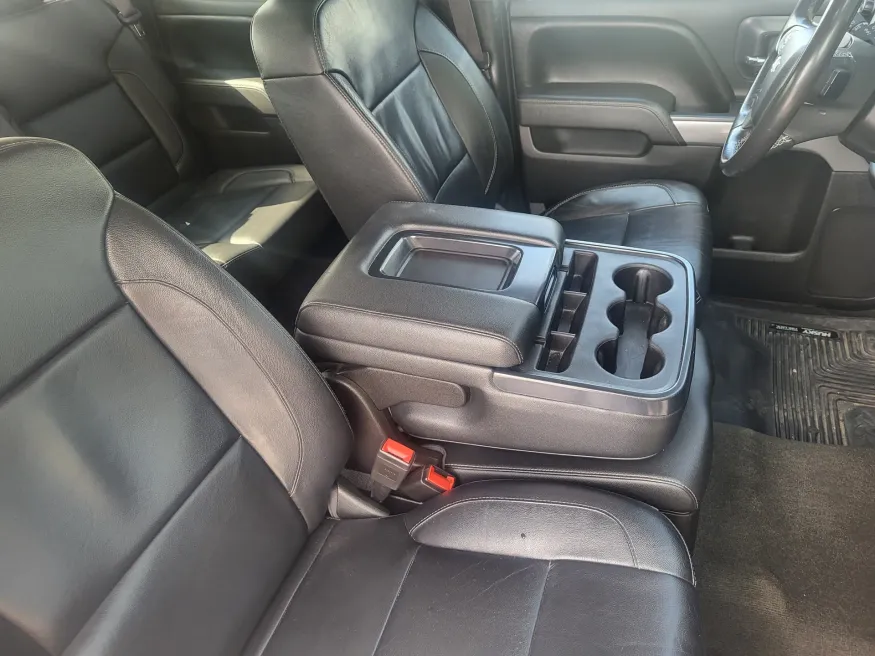 2017 Chevrolet Silverado 1500 LT | Photo 12 of 23