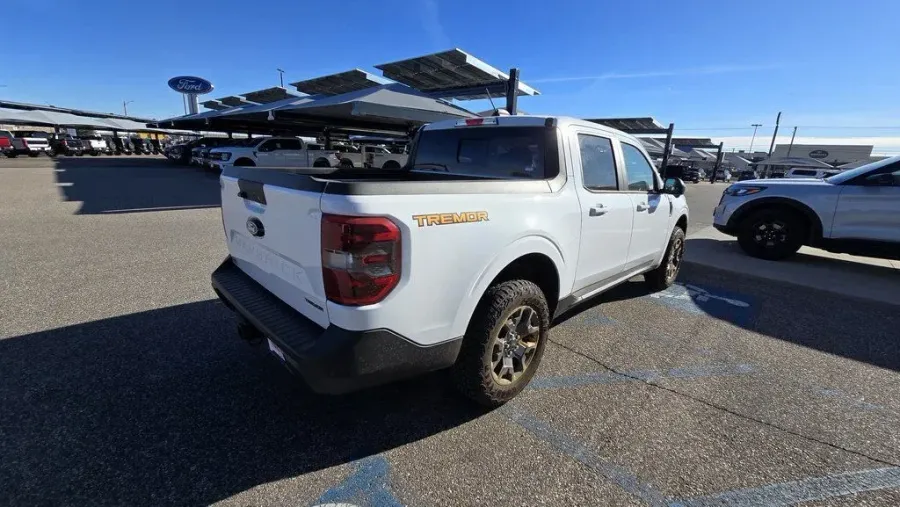 2025 Ford Maverick | Photo 5 of 32