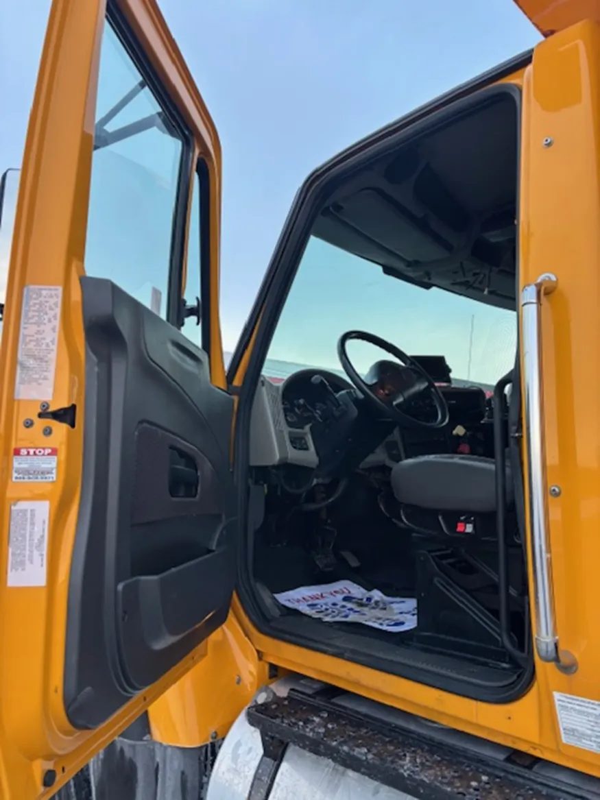 2012 International 7600 | Photo 8 of 14