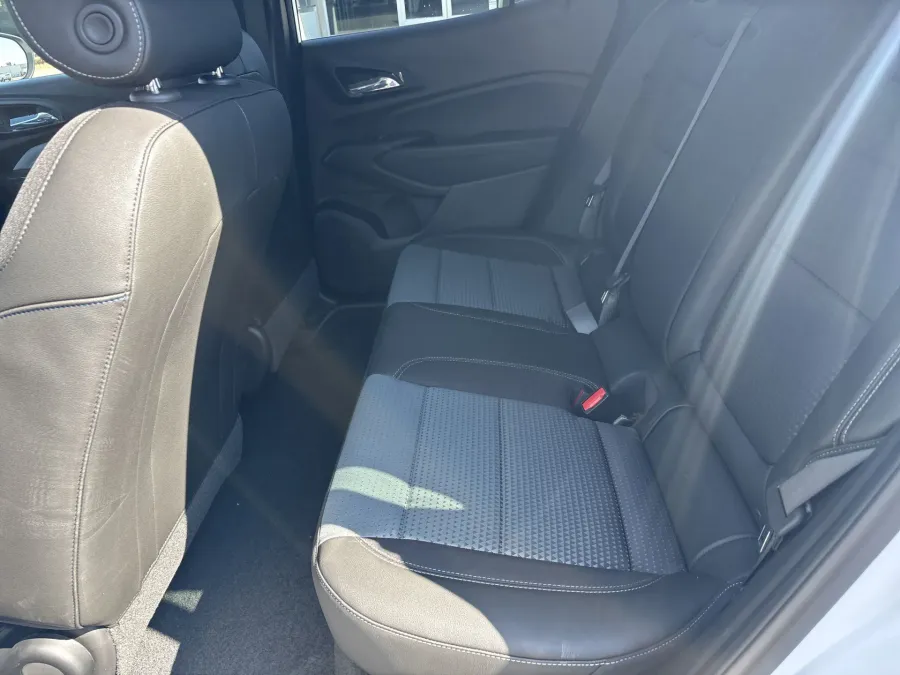 2025 Chevrolet Trax LT | Photo 9 of 20