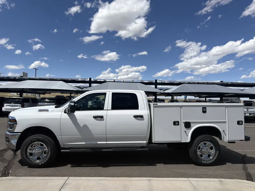 2026 RAM 2500 Tradesman | Photo 4 of 30