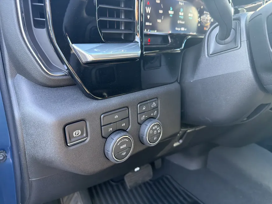 2026 Chevrolet Silverado 3500HD LT | Photo 12 of 19