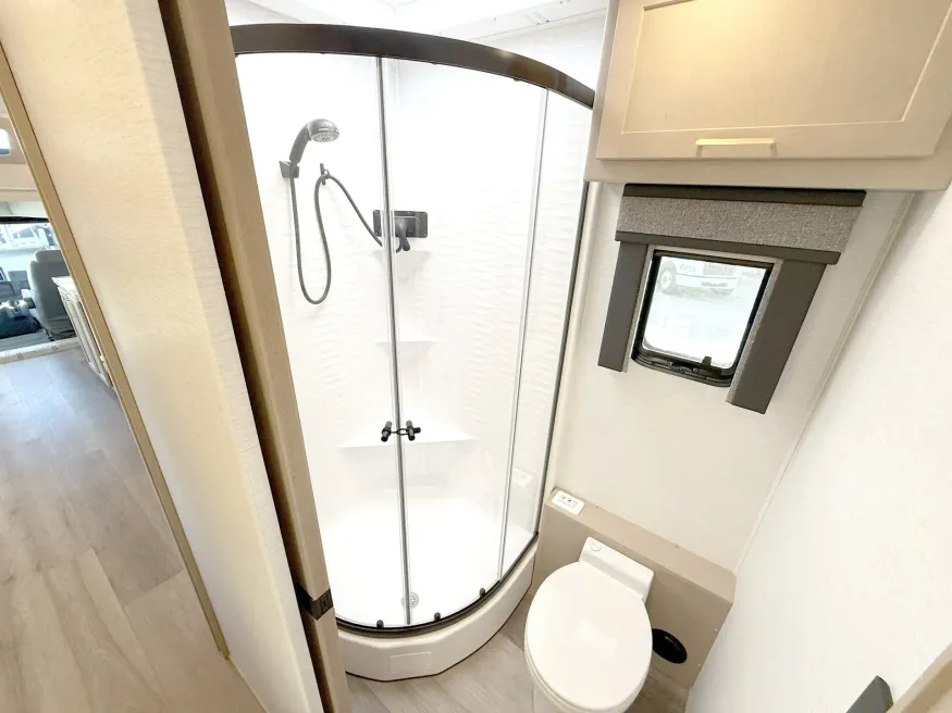 2026 Renegade Valencia 36SB | Photo 14 of 25