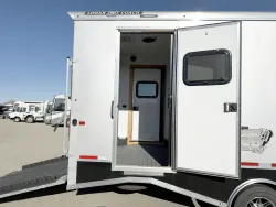 2025 Logan Coach Ultimate Sports Hauler | Thumbnail Photo 15 of 33