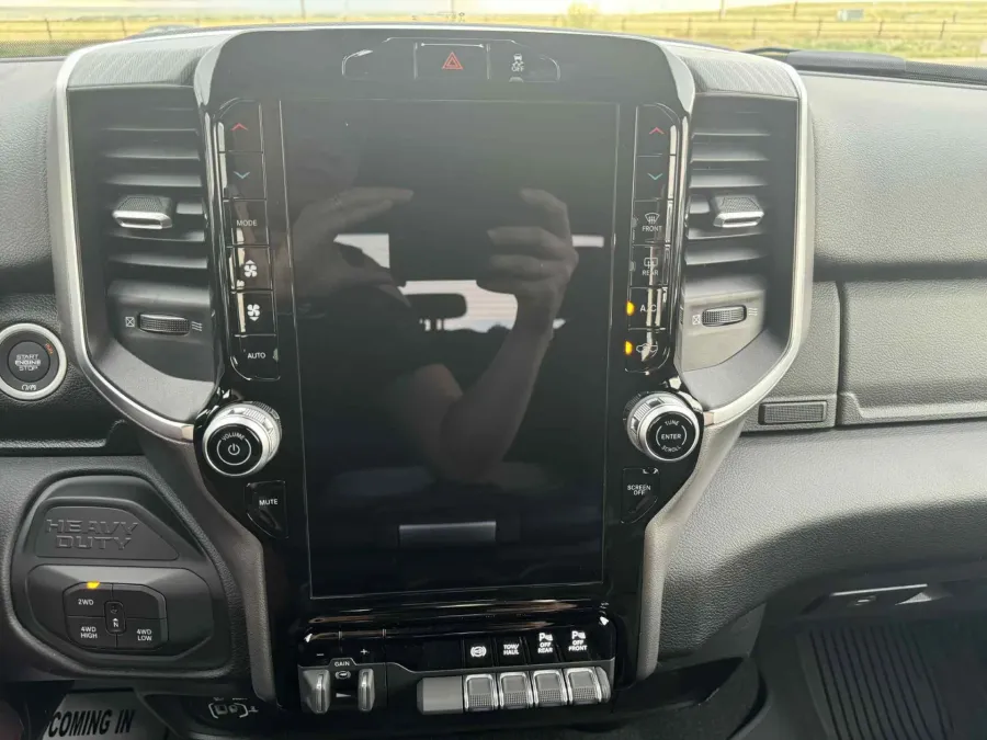 2025 RAM 3500 Big Horn | Photo 19 of 20