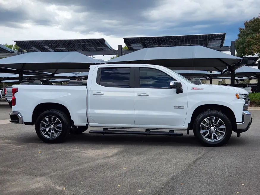 2021 Chevrolet Silverado 1500 LT | Photo 1 of 31