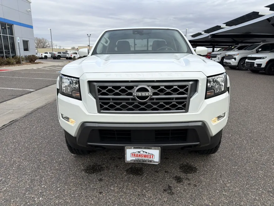 2022 Nissan Frontier SV | Photo 7 of 19