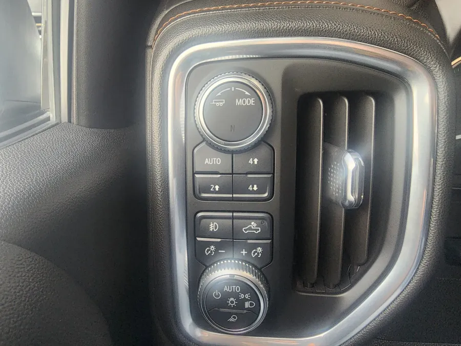 2020 GMC Sierra 1500 AT4 | Photo 21 of 28