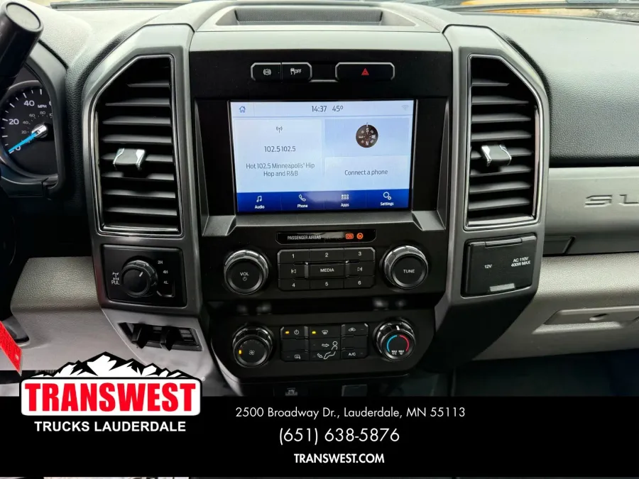 2022 Ford Super Duty F-350 XLT | Photo 10 of 21