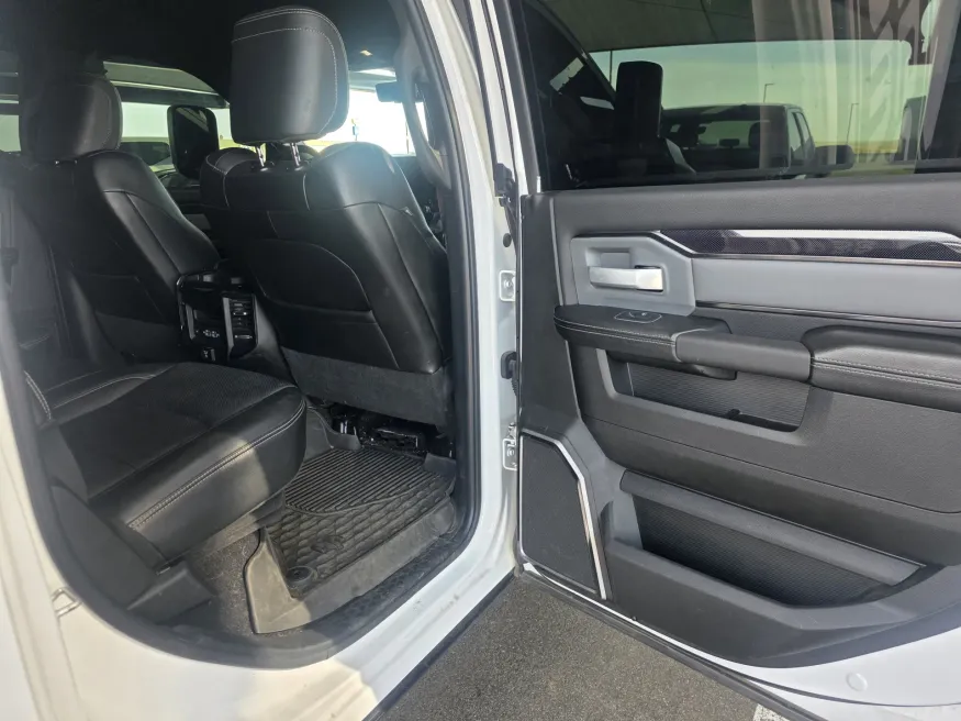 2025 Jeep Grand Cherokee Altitude | Photo 25 of 31