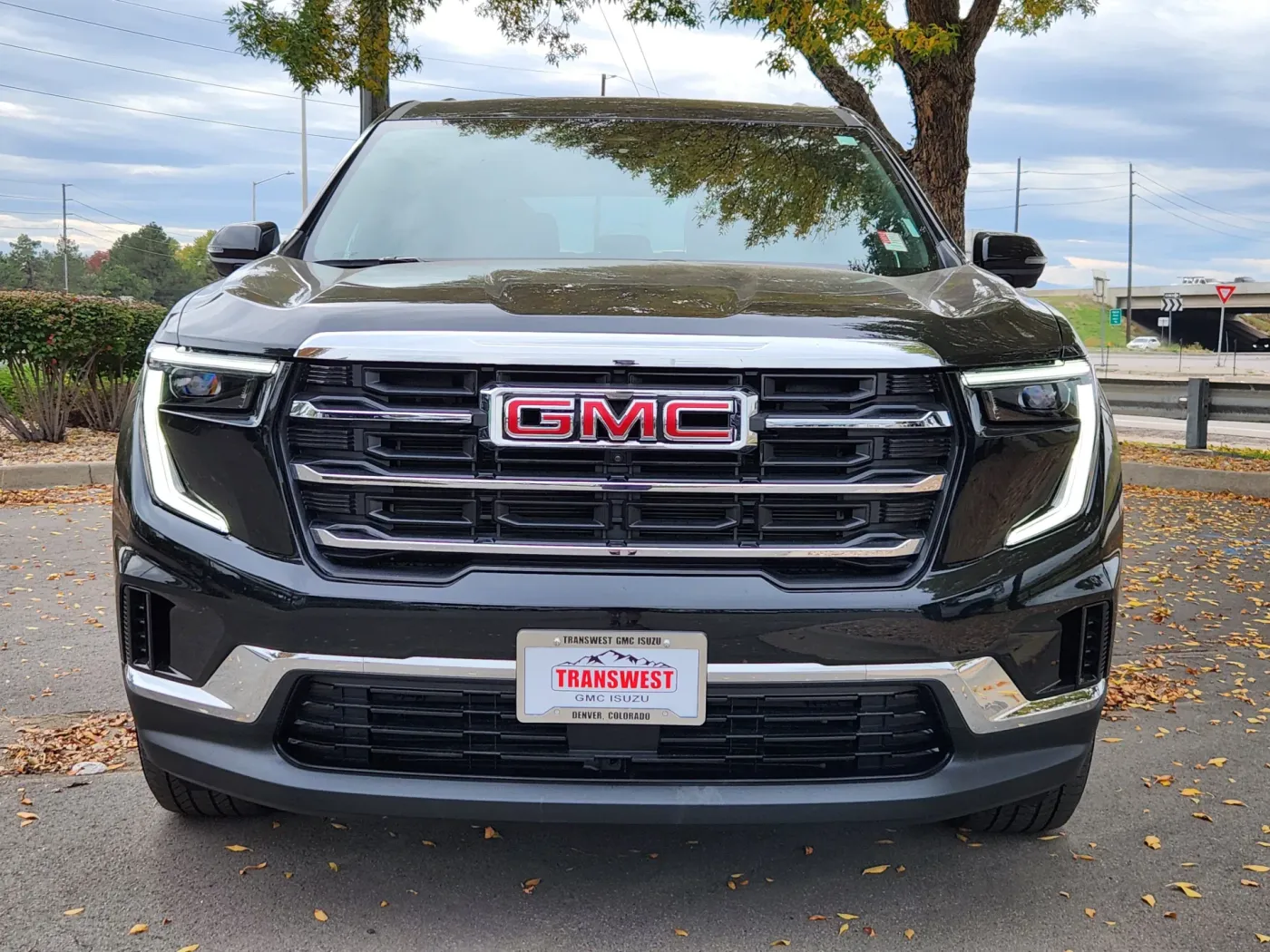 2025 GMC Acadia AWD Elevation | Photo 4 of 29