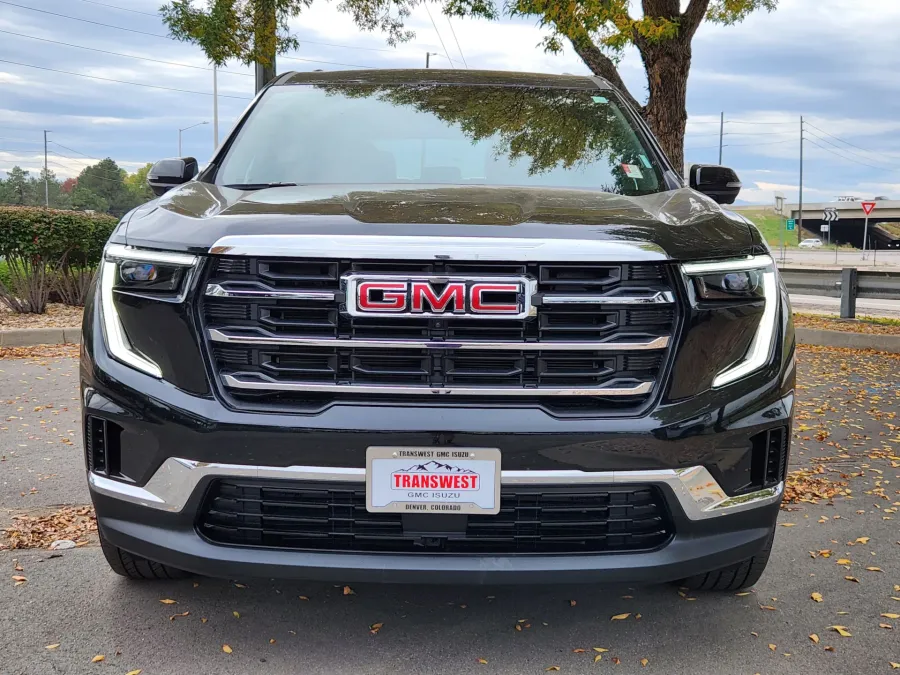 2025 GMC Acadia AWD Elevation | Photo 4 of 29