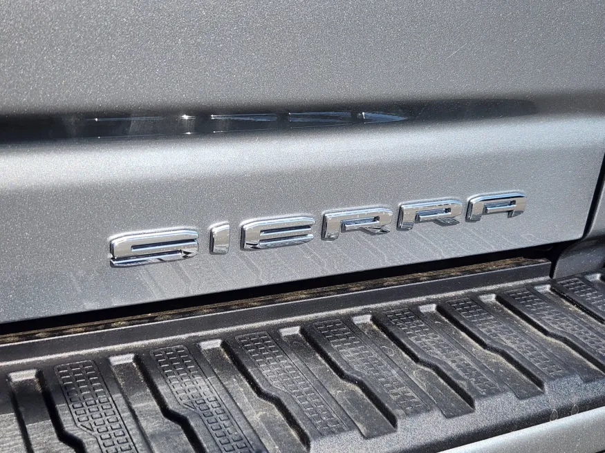 2026 GMC Sierra 2500HD Denali | Photo 15 of 31