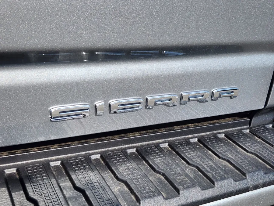 2026 GMC Sierra 2500HD Denali | Photo 15 of 31