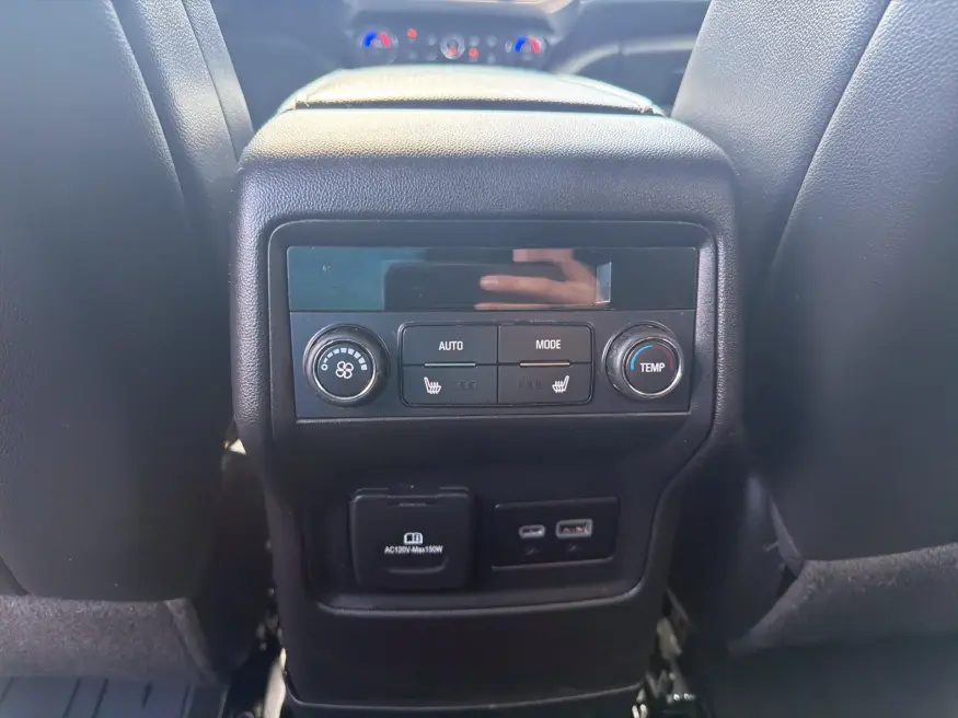 2023 GMC Acadia AT4 | Photo 15 of 25