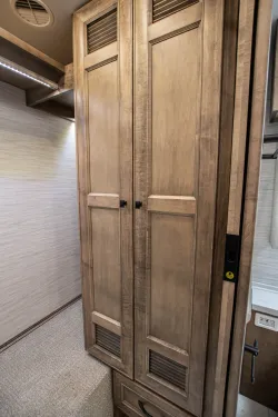 2026 Tiffin Phaeton 44OH | Thumbnail Photo 31 of 31