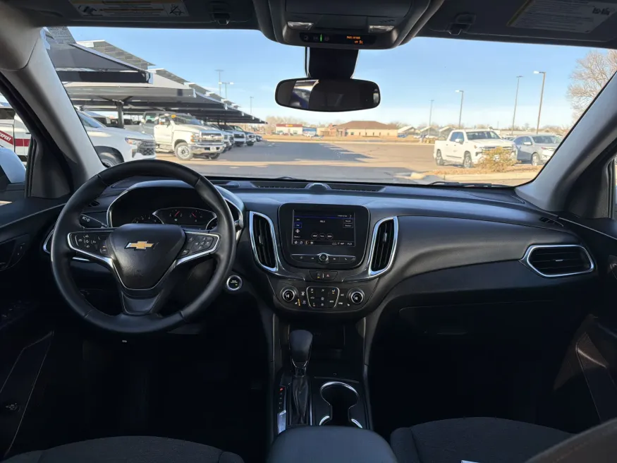 2024 Chevrolet Equinox LT | Photo 11 of 21