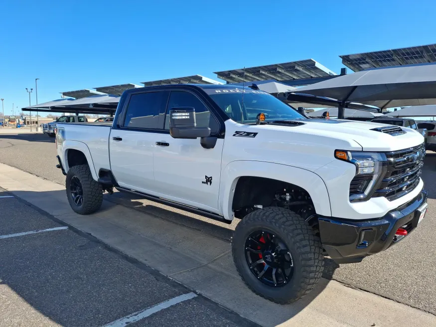 2026 Chevrolet Silverado 2500HD LTZ | Photo 7 of 19