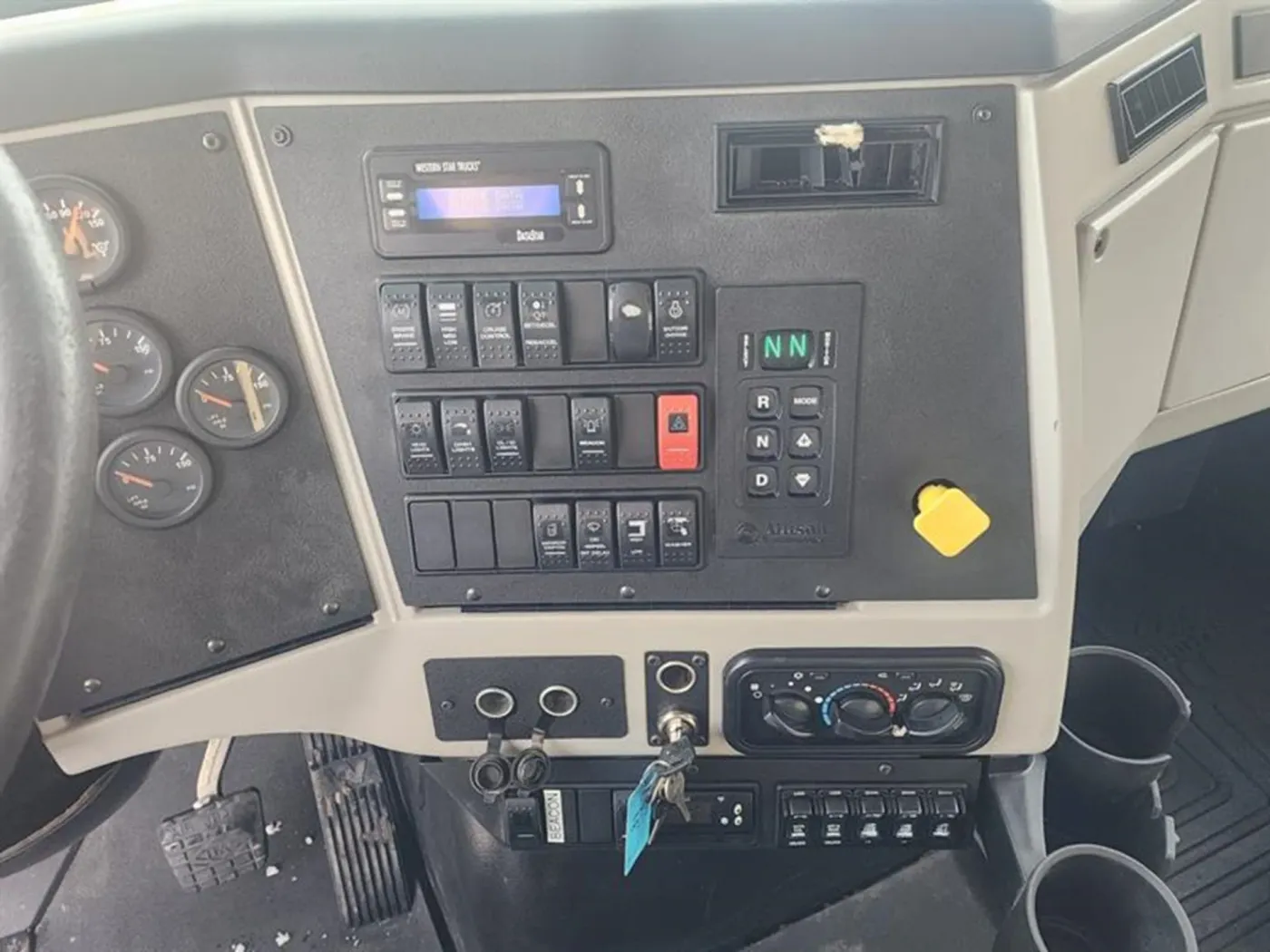 2020 Western Star 4700SF | Photo 2 of 15