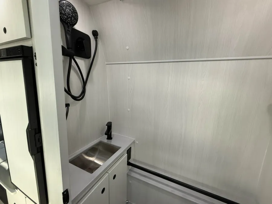 2026 Pleasure-way Lexor TS | Photo 19 of 20