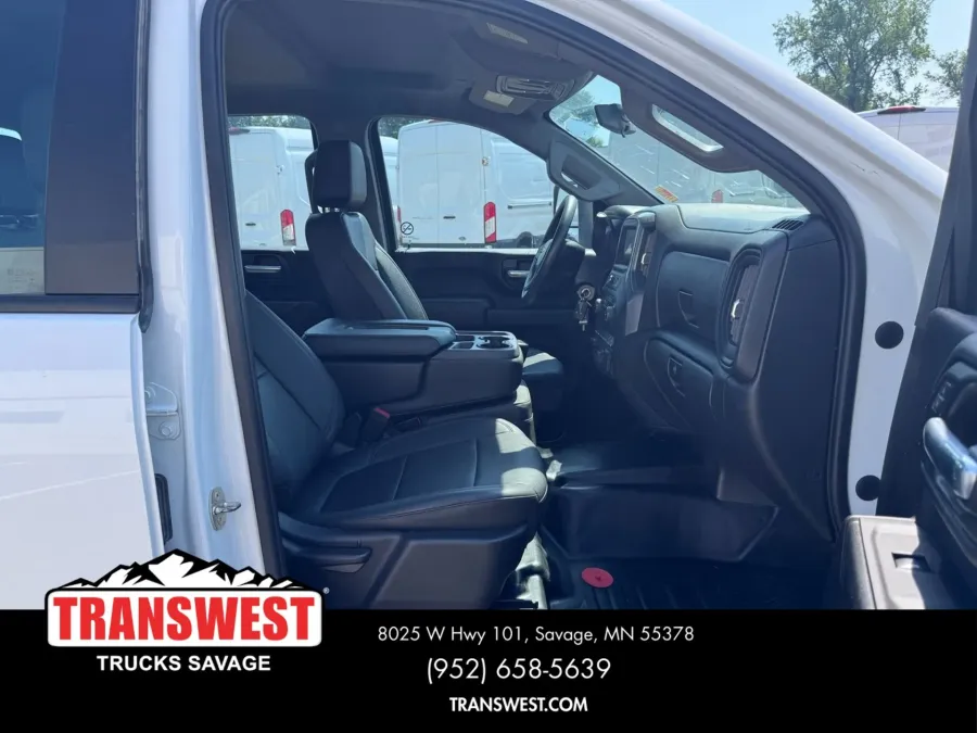 2023 Chevrolet 3500 | Photo 16 of 18