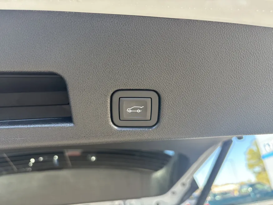 2026 Chevrolet Traverse AWD RS | Photo 10 of 23