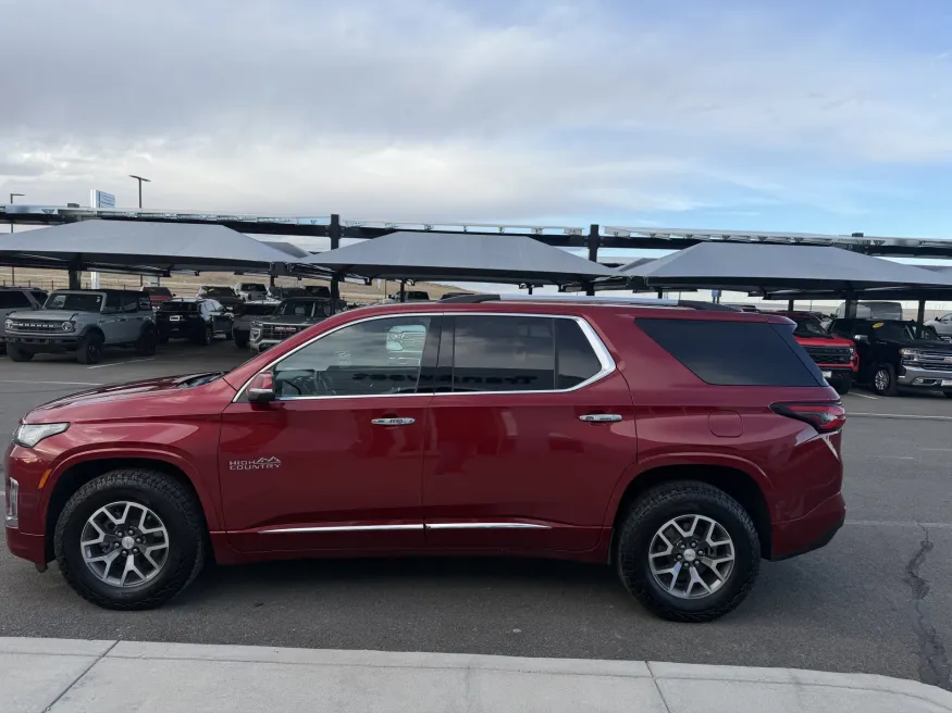 2023 Chevrolet Traverse High Country | Photo 4 of 22