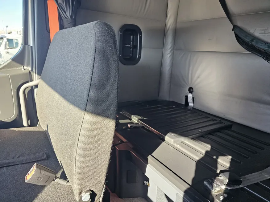 2025 Western Star 47X | Photo 13 of 19