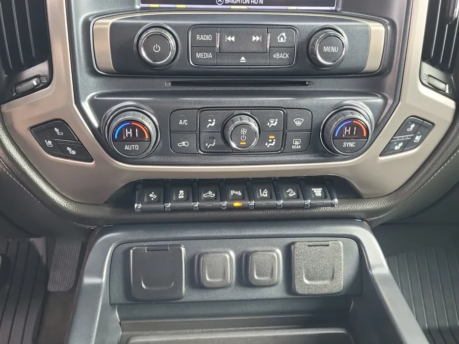 2018 GMC Sierra 2500HD Denali | Photo 17 of 23