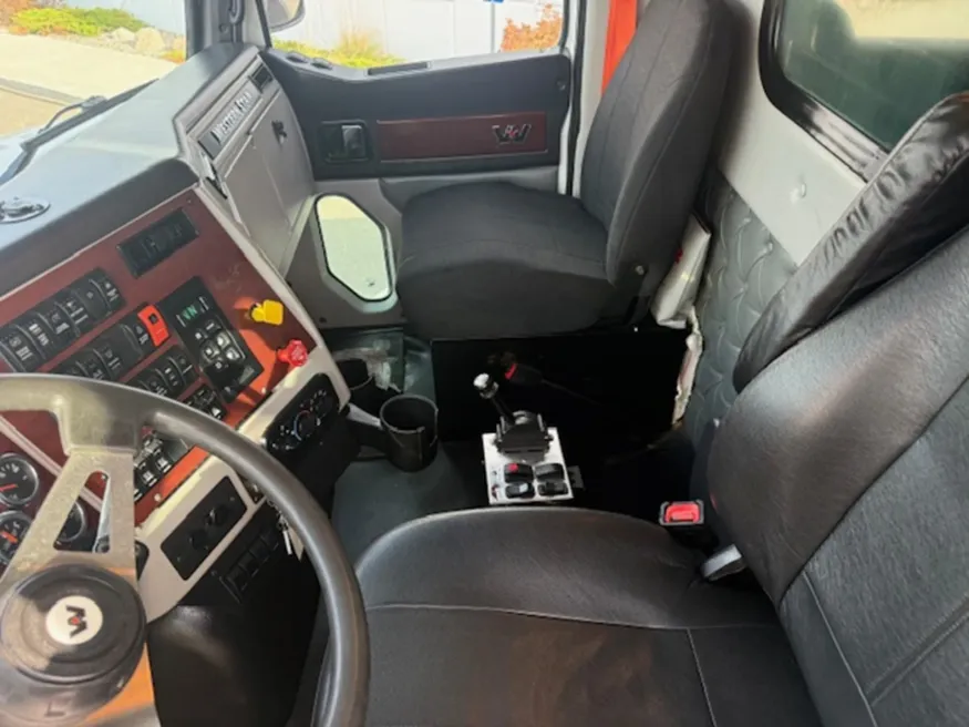2020 Western Star 4700SF | Photo 10 of 14