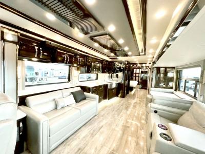 2020 Newmar King Aire 4531 | Thumbnail Photo 4 of 42