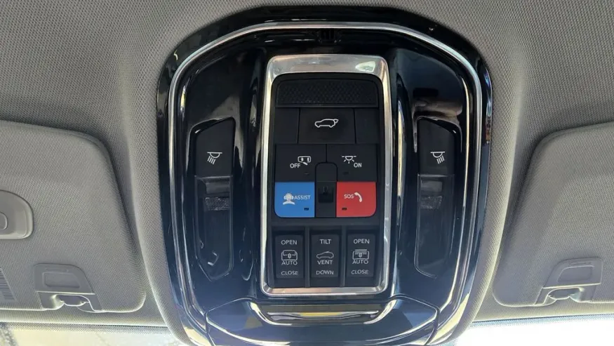 2022 Jeep Grand Cherokee L | Photo 28 of 36