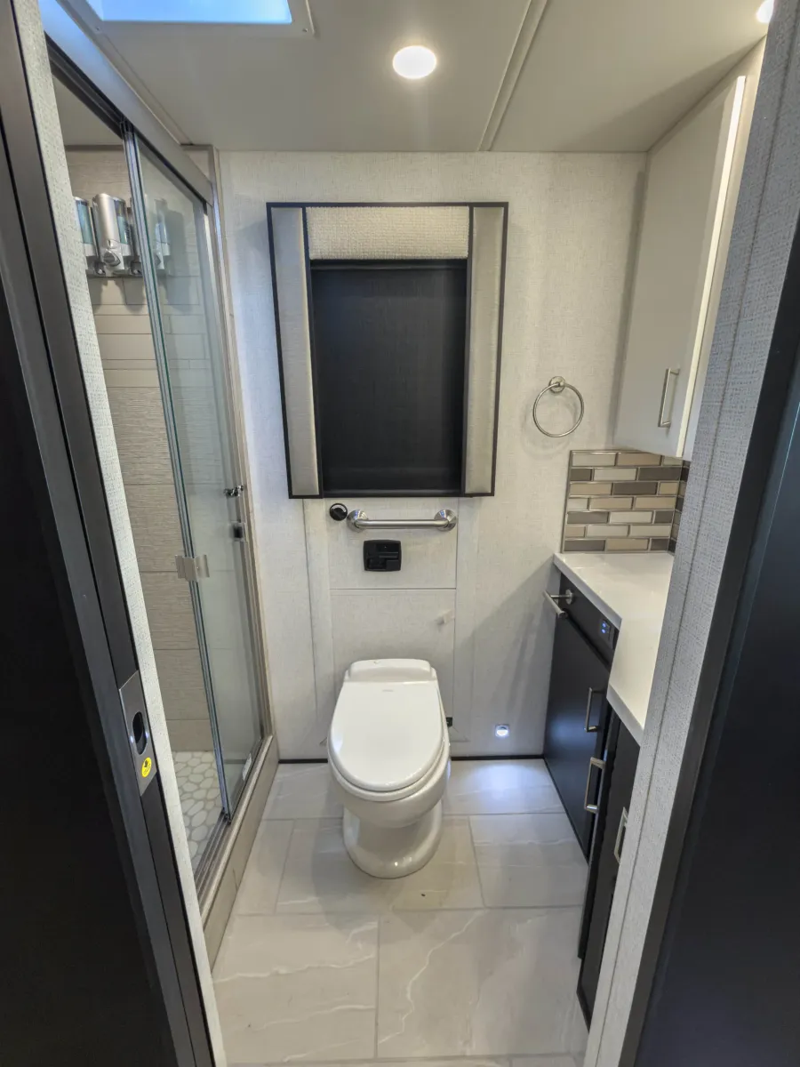 2026 Newmar New Aire 3543 | Photo 18 of 27