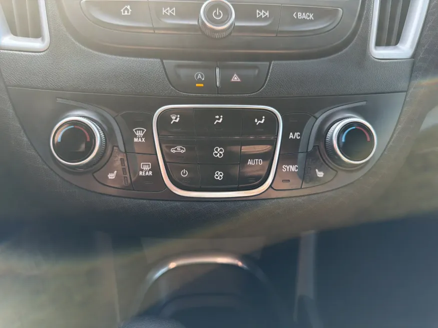 2025 Chevrolet Malibu LT | Photo 16 of 19