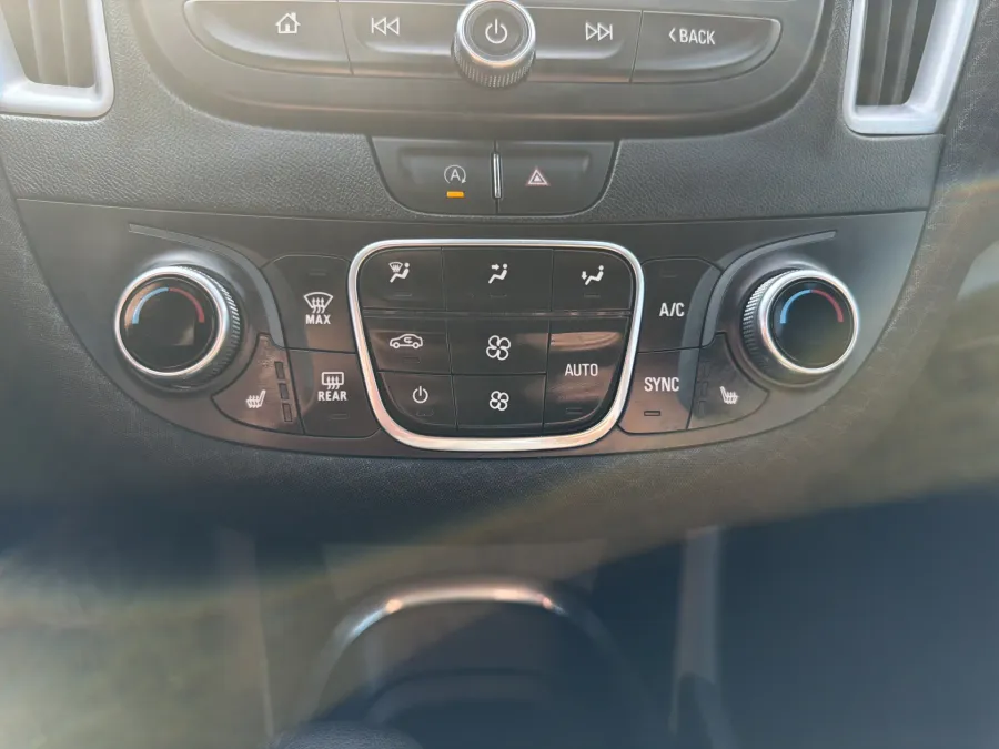 2025 Chevrolet Malibu LT | Photo 16 of 19