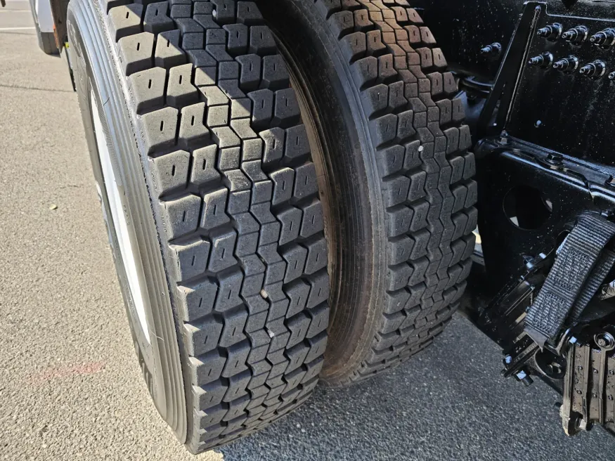 2024 Peterbilt 567 | Photo 16 of 19